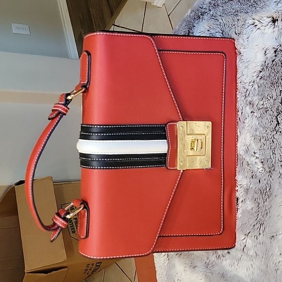 Source Unknown Handbags - NWOT Pretty‎ handbag